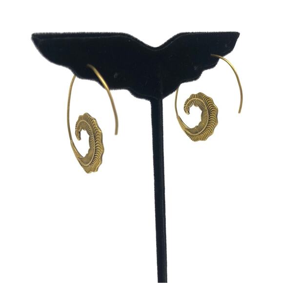 SPIRAL Floral Leaf Pull Through Hoop Earrings - Picture 4 of 5